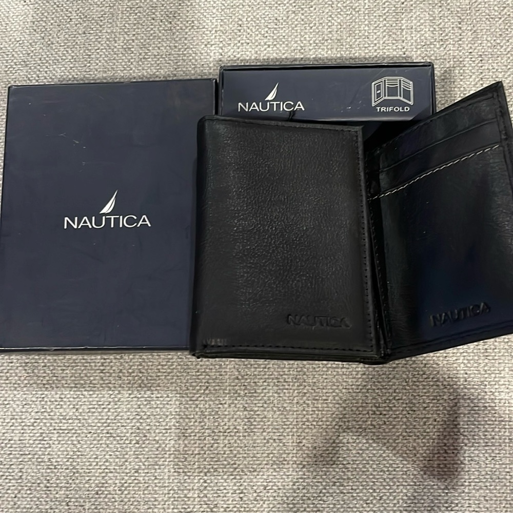 NIB Nautica Men’s Genuine Leather Trifold Wallet Black